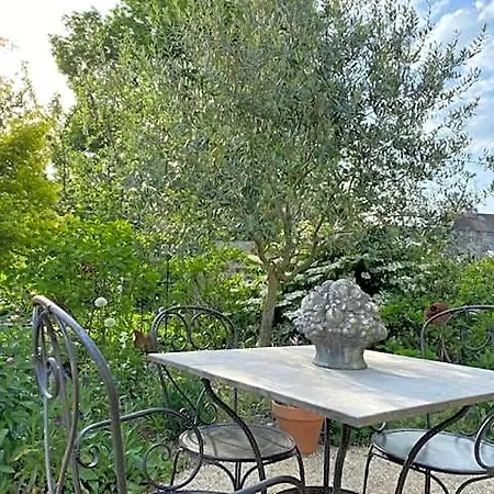 La Maison Des Buis לינה וארוחת בוקר פאלז