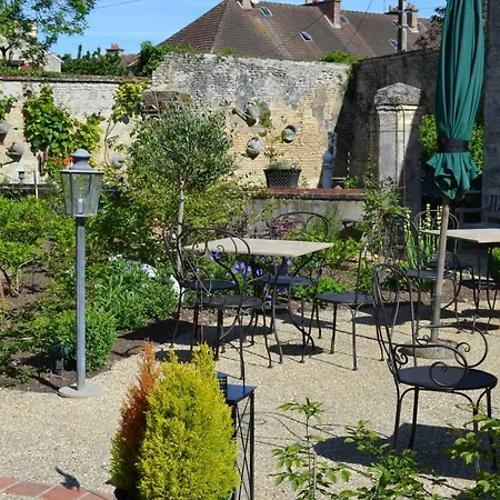 La Maison Des Buis Bed & Breakfast Falaise (Calvados)