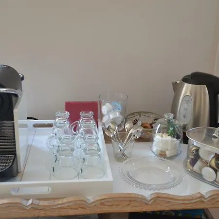 La Maison Des Buis Bed & Breakfast 4*