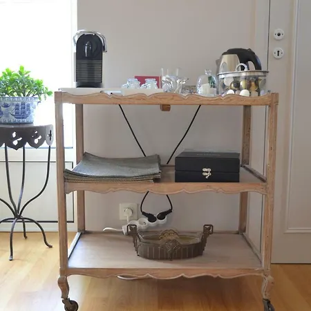 La Maison Des Buis לינה וארוחת בוקר 3*