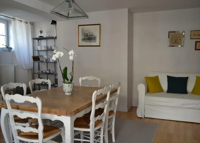 La Maison Des Buis Bed & Breakfast Falaise (Calvados)