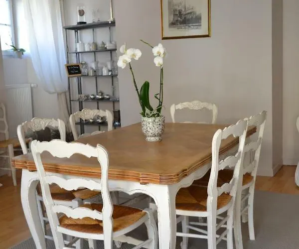 La Maison Des Buis Falaise (Calvados)