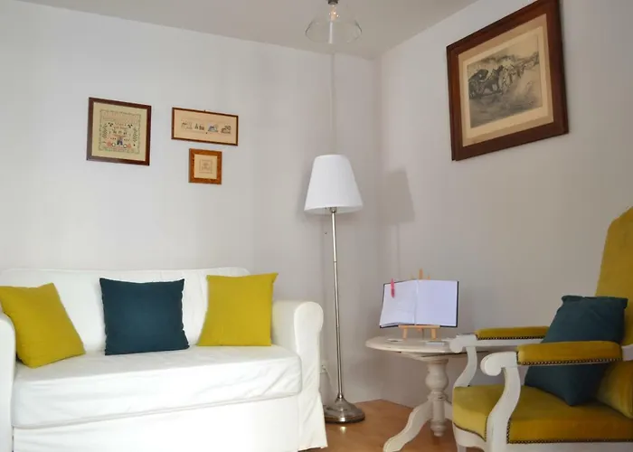 לינה וארוחת בוקר La Maison Des Buis פאלז